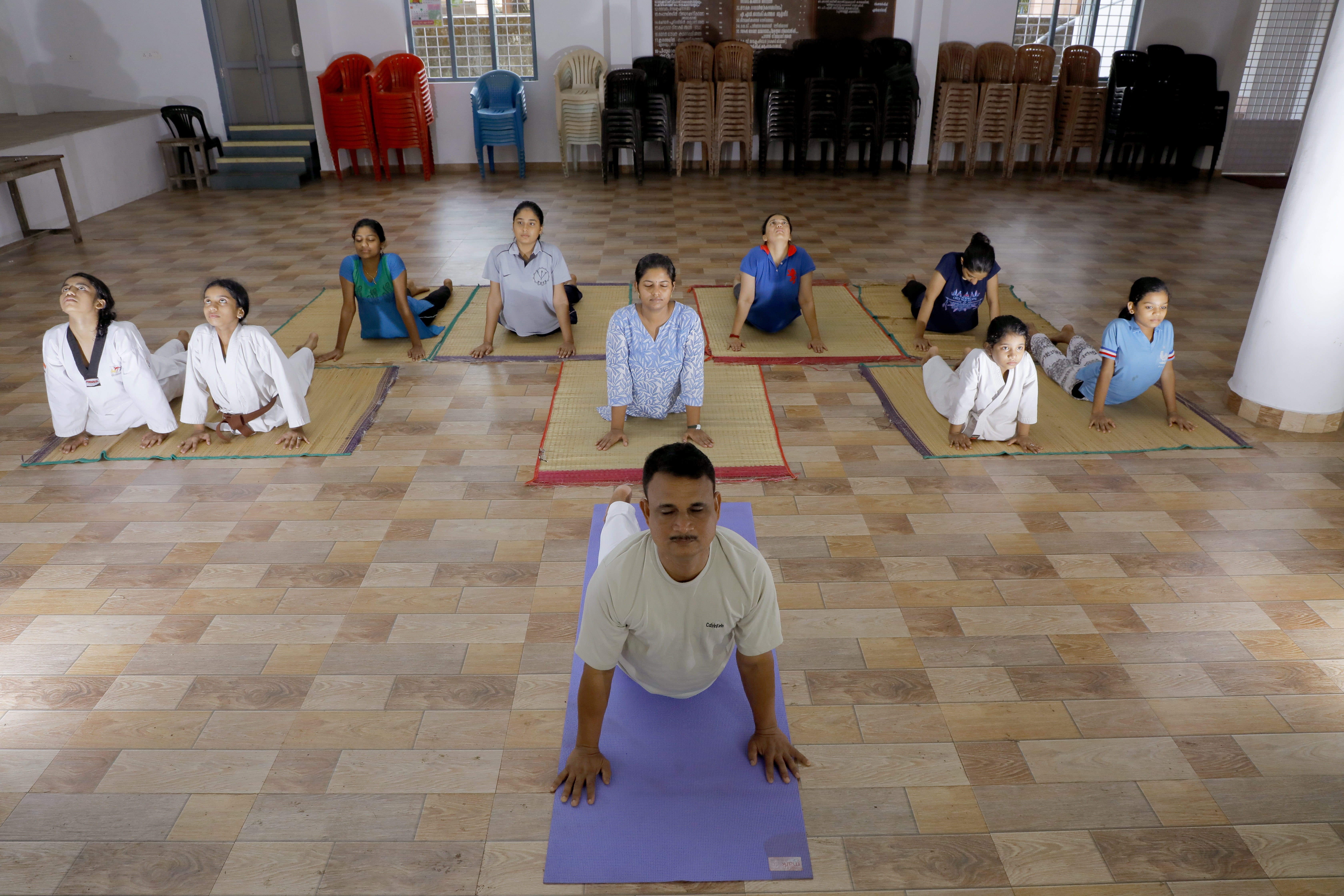 Yoga practice at alinchuvadu